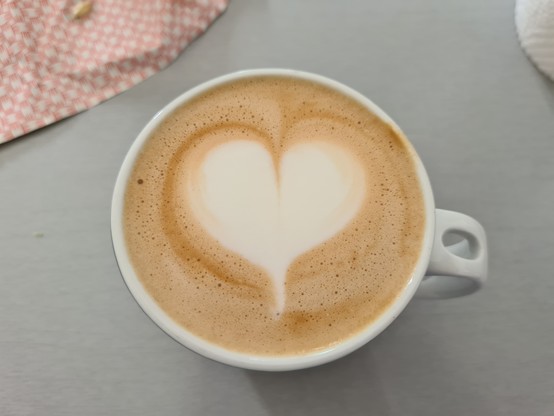 Cappuccino mit Latte-Art-Herz